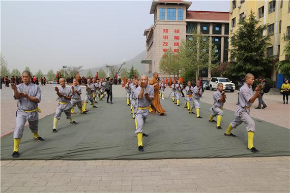 北京少林武术学校一点的学费是多少啊？少林武僧单机游戏下载-图1